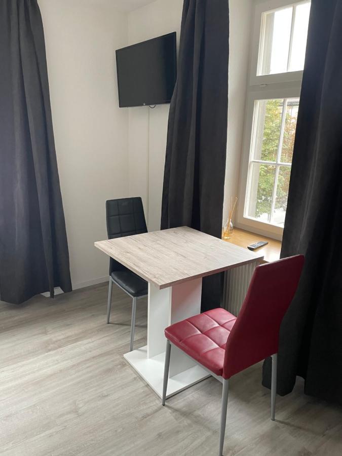 Haus Zur Eiche Private 1 Zimmerstudios Chur Ngoại thất bức ảnh